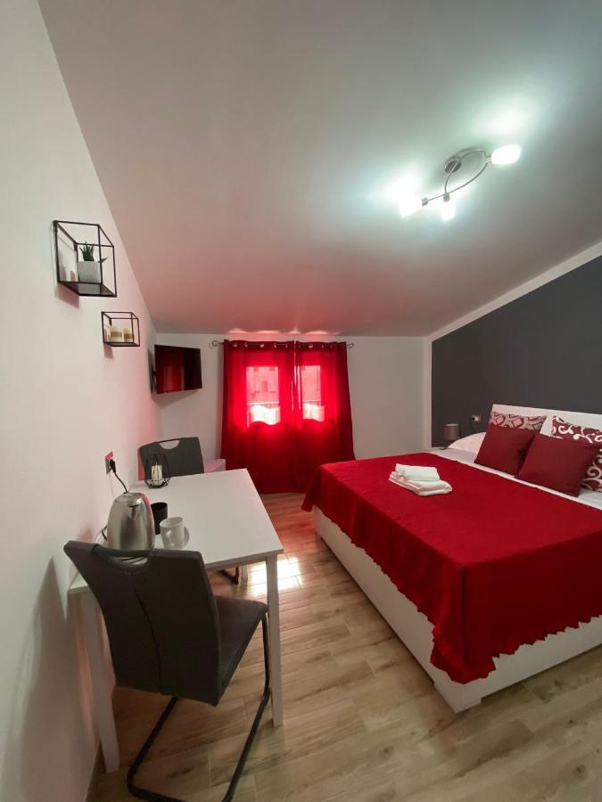 Cadoni Guest House Боса Экстерьер фото