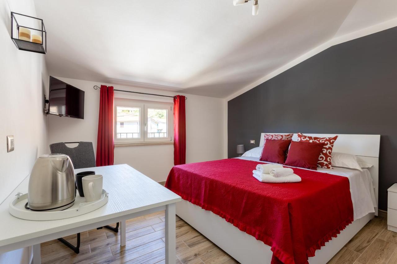 Cadoni Guest House Боса Экстерьер фото